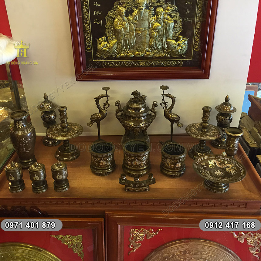 Bật mí cách sử dụng đồ đồng thờ cúng Ý Yên bền, đẹp mà không cần đánh bóng