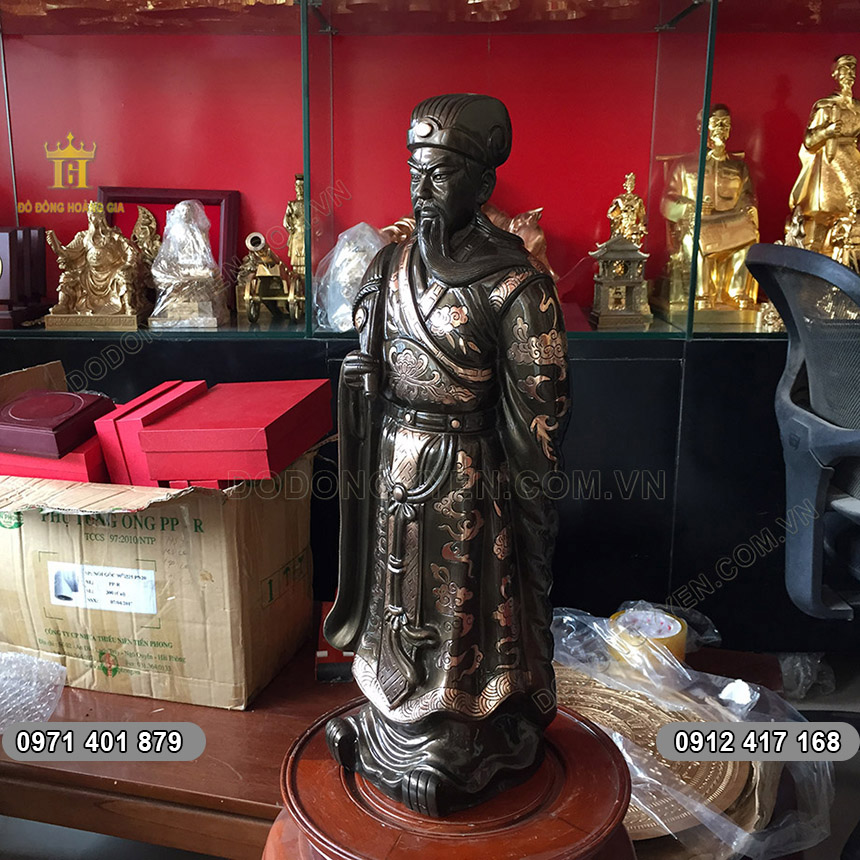 Bức tượng Khổng Minh đúc bằng đồng hun đen 50cm