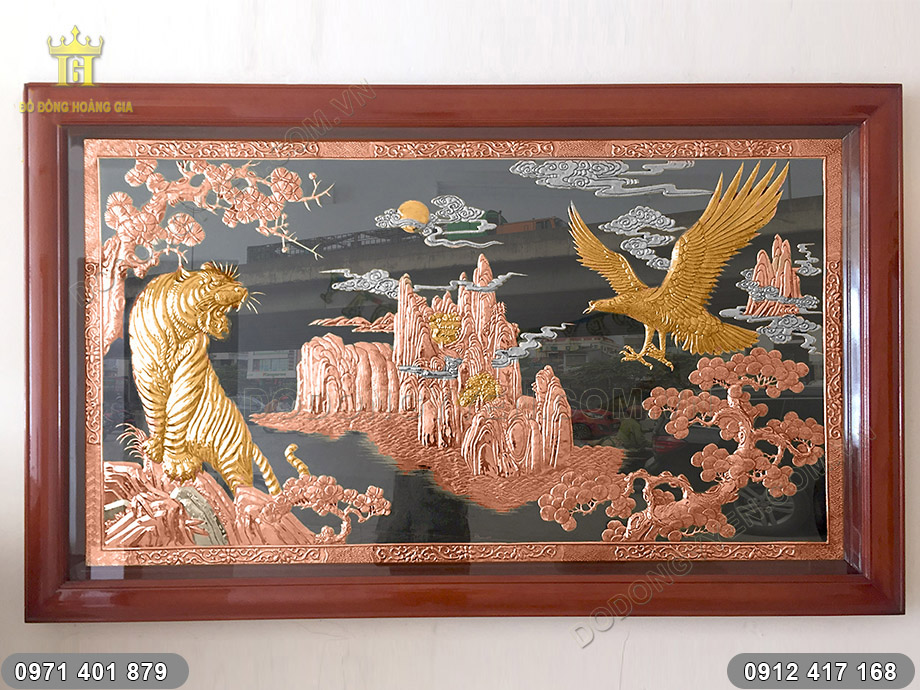 Có nên treo tranh đồng anh hùng tương ngộ mạ tam khí hướng vào trong nhà không?