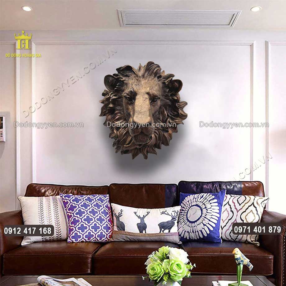 Lắp Đặt Tượng Mặt Sư Tử Treo Tường Bằng Đồng Vàng Hun Nâu Tại Nhà Khách VVIP