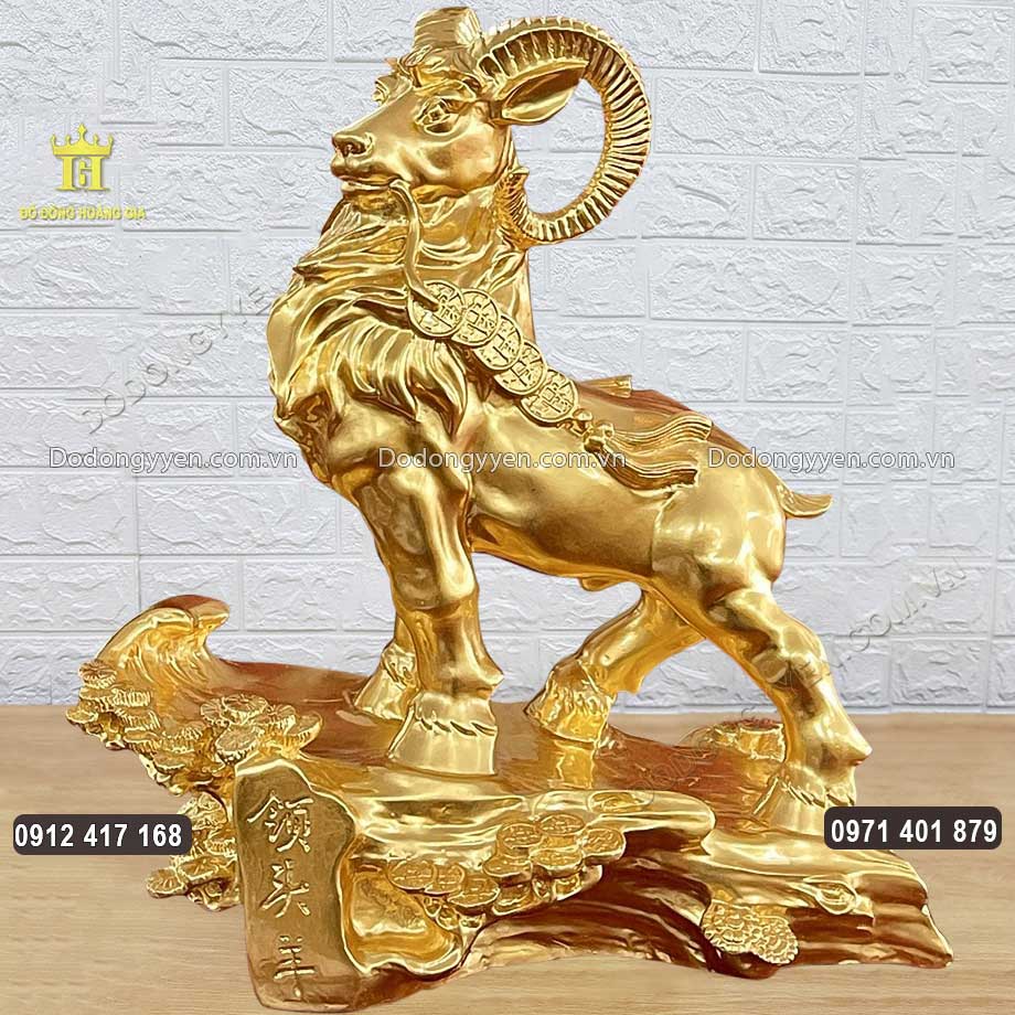 Tượng Dê Phong Thủy Đứng Bệ Đá Gốc Tùng Dát Vàng 9999