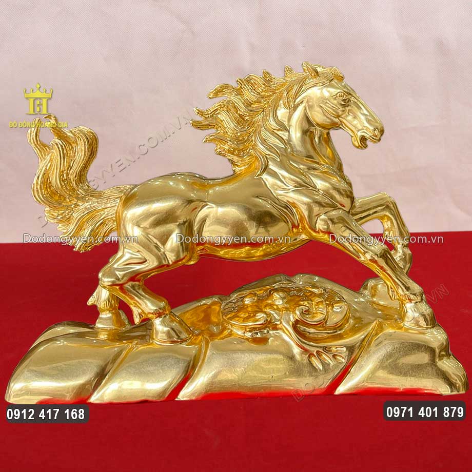 Tượng Mã Đáo Thành Công Dát Vàng 24K Cao 27Cm Tượng Mã Đáo Thành Công Dát Vàng 24K Cao 27Cm