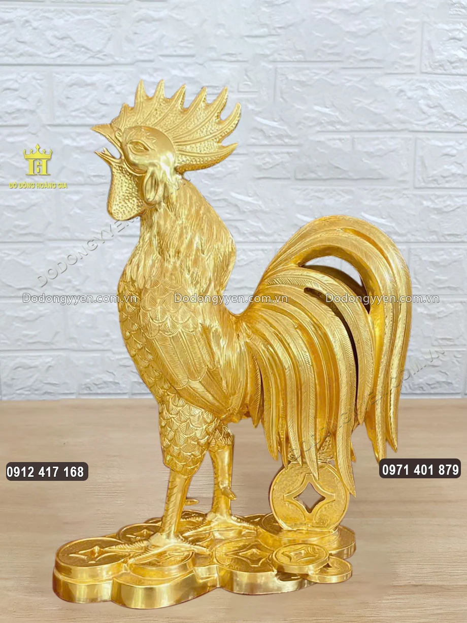 Tượng Đồng Gà Trống Đứng Trên Tiền Dát Vàng 24K