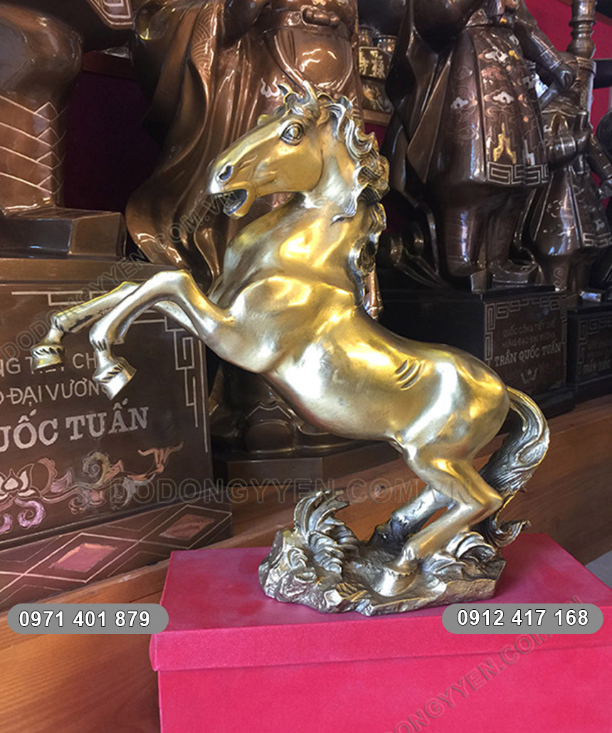 tượng ngựa bằng đồng