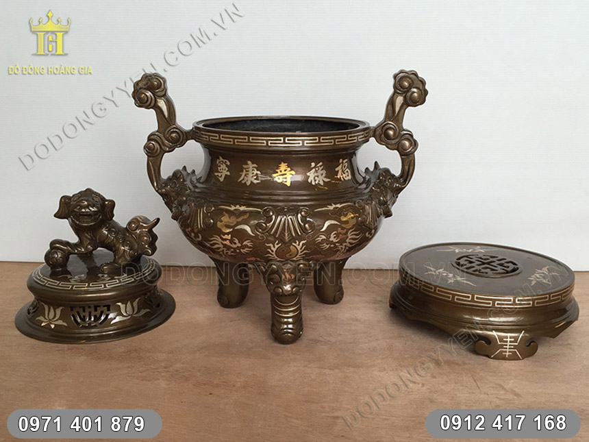 Đỉnh đồng khảm chữ Vàng