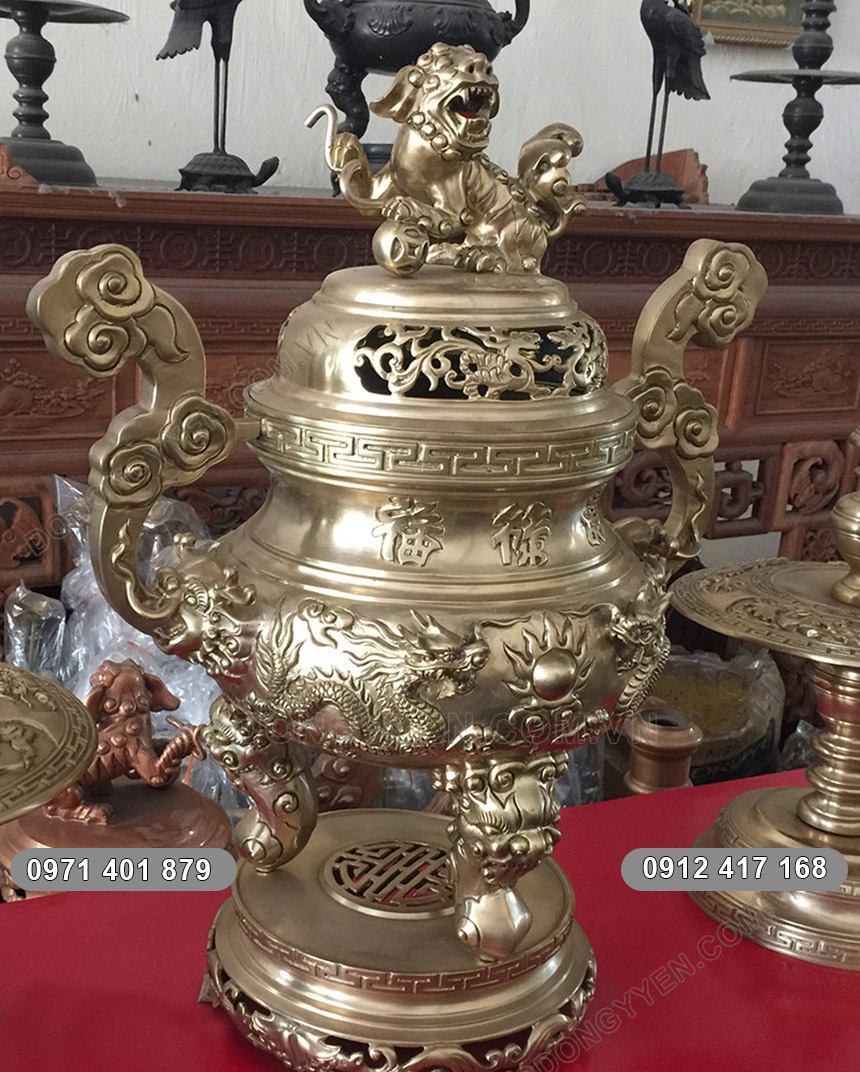 Đỉnh đồng nhìn nghiêng