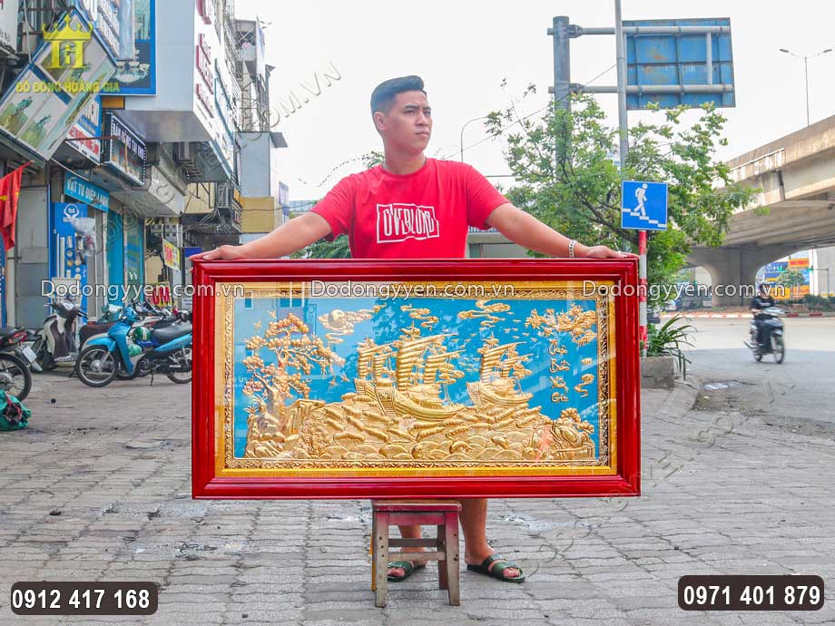Tranh Đồng Thuận Buồm Xuôi Gió Mạ Vàng 24K Nền Xanh