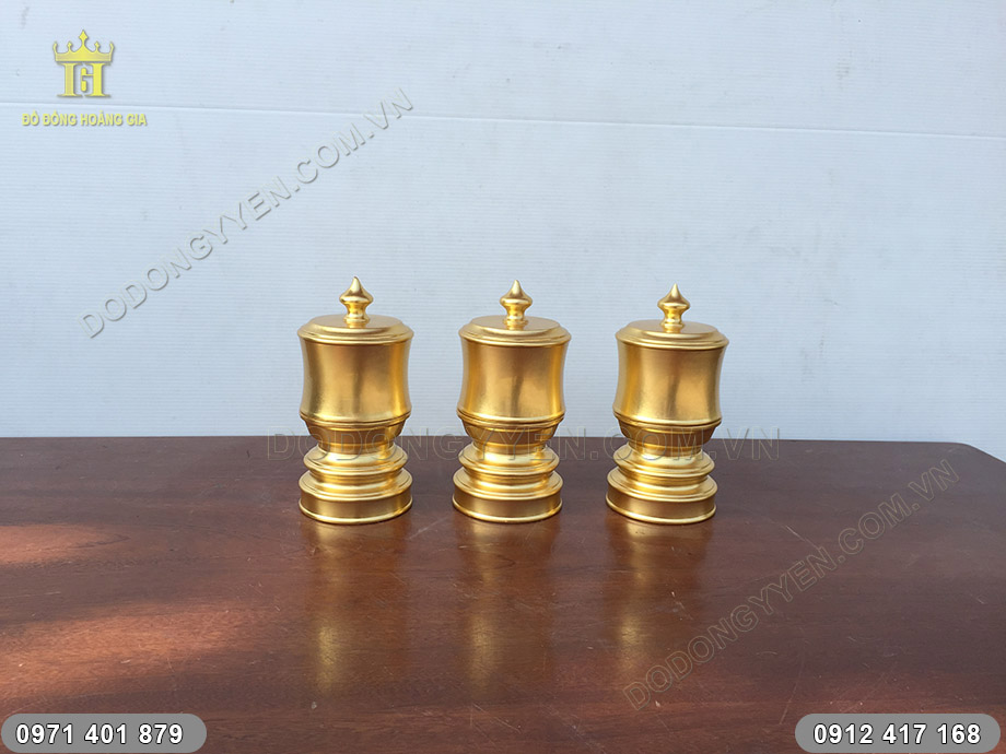 đ&agrave;i thờ d&aacute;t v&agrave;ng
