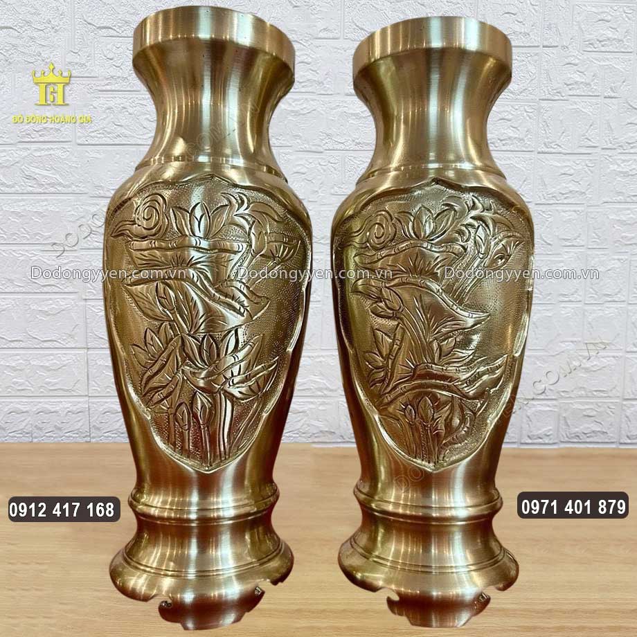 Đôi Lọ Hoa Chạm Hoa Văn Hoa Sen Nổi Bằng Đồng Catut