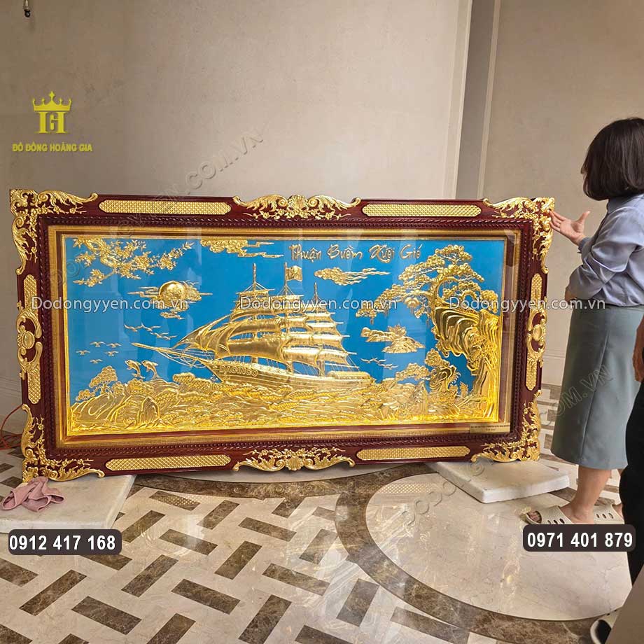 Lắp Đặt Tranh Thuận Buồm Xuôi Gió Dát Vàng 24K Tại Nhà Khách VIP