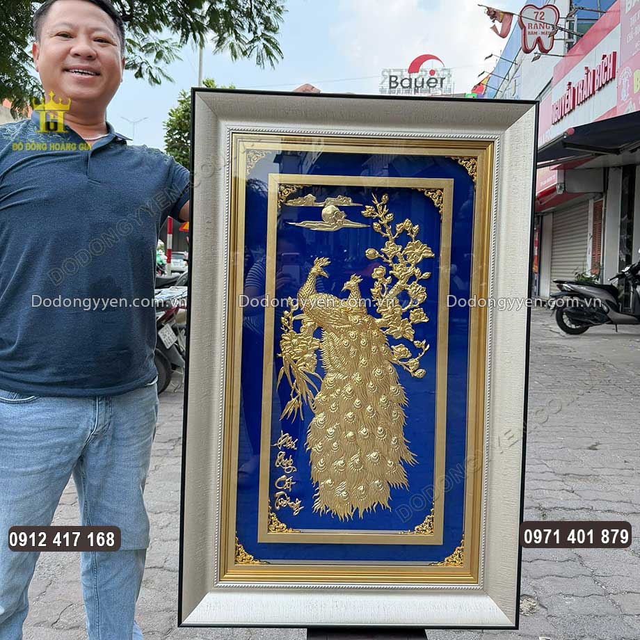 Tranh Chim Công Phú Quý Cát Tường Nền Xanh Mạ Vàng 24K