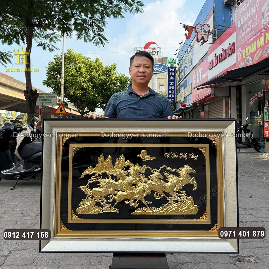 Tranh Đồng Bát Mã Truy Phong Nền Đen Mạ Vàng 24K