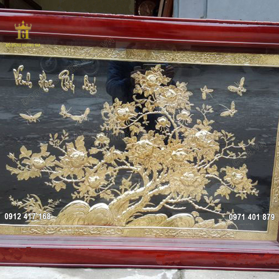 Tranh thường được treo tại ph&ograve;ng kh&aacute;ch gi&uacute;p l&agrave;m kh&ocirc;ng gian th&ecirc;m sang trọng đồng thời gi&uacute;p cầu b&igrave;nh an, hạnh ph&uacute;c v&agrave; ph&uacute; qu&yacute; cho cả gia đ&igrave;nh gia chủ
