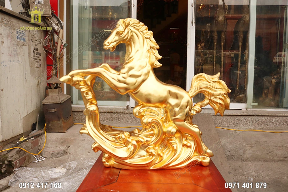 Tượng Ngựa Bằng Đồng C&aacute;t T&uacute;t D&aacute;t V&agrave;ng