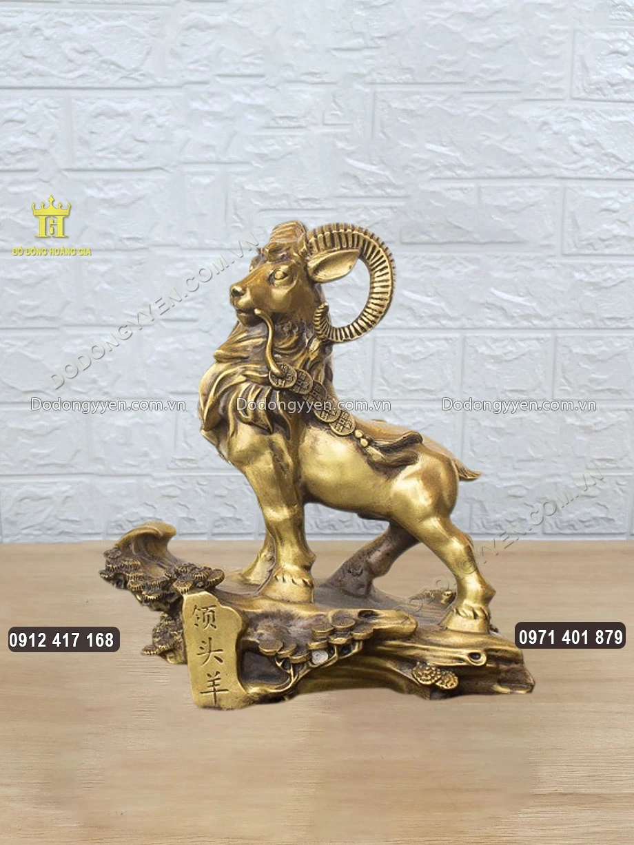 Tượng Con D&ecirc; Đứng Bệ Đ&aacute; C&agrave;nh T&ugrave;ng Bằng Đồng V&agrave;ng