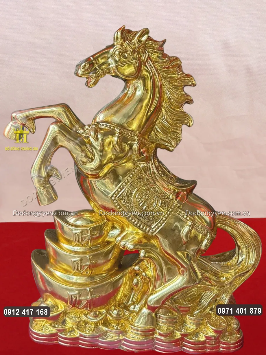 Tượng Ngựa Đứng Trên Thỏi Vàng Tài Lộc Mạ Vàng 24K