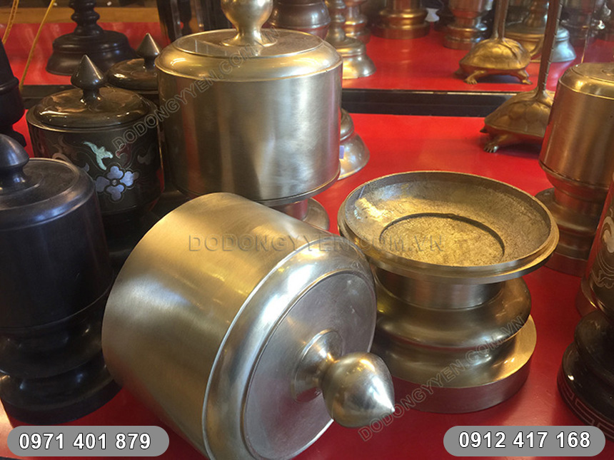 đ&agrave;i thờ mở nắp