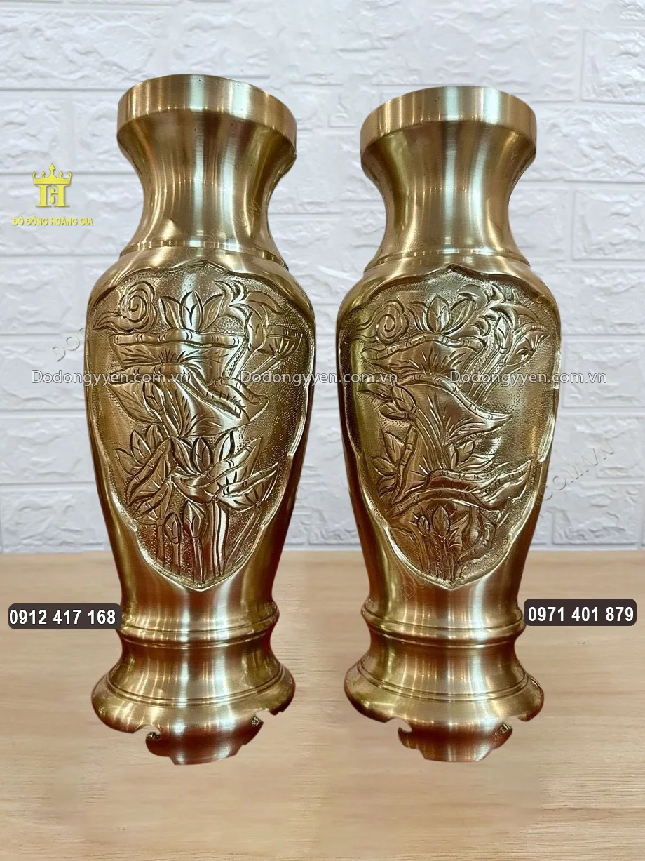 Đôi Lọ Hoa Chạm Hoa Văn Hoa Sen Nổi Bằng Đồng Catut
