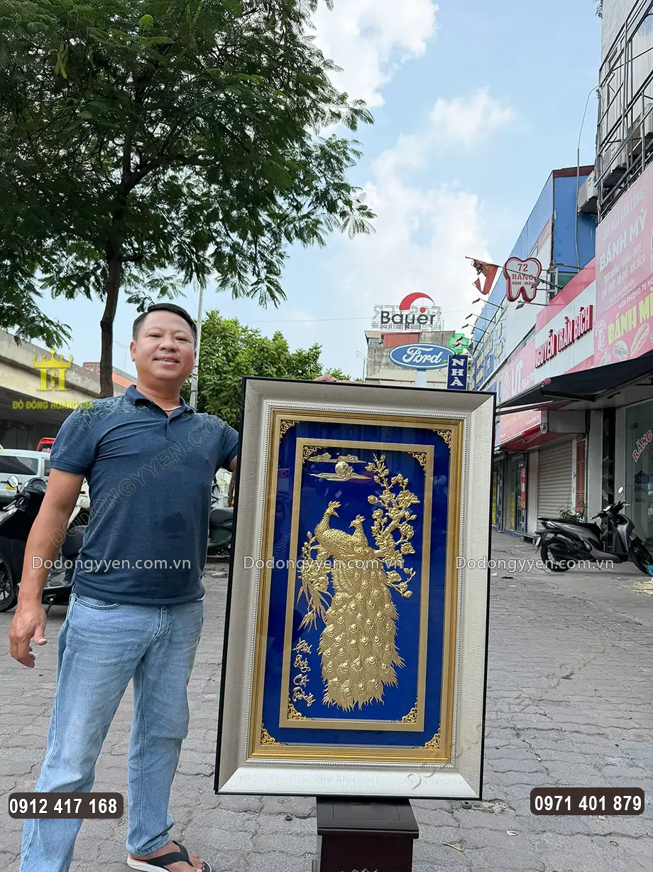 Tranh Chim Công Phú Quý Cát Tường Nền Xanh Mạ Vàng 24K