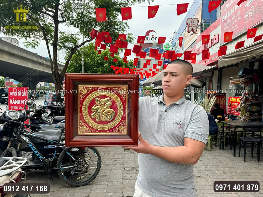 Tranh Chữ Ph&uacute;c Tiếng H&aacute;n Khung Gỗ Mạ V&agrave;ng 24K