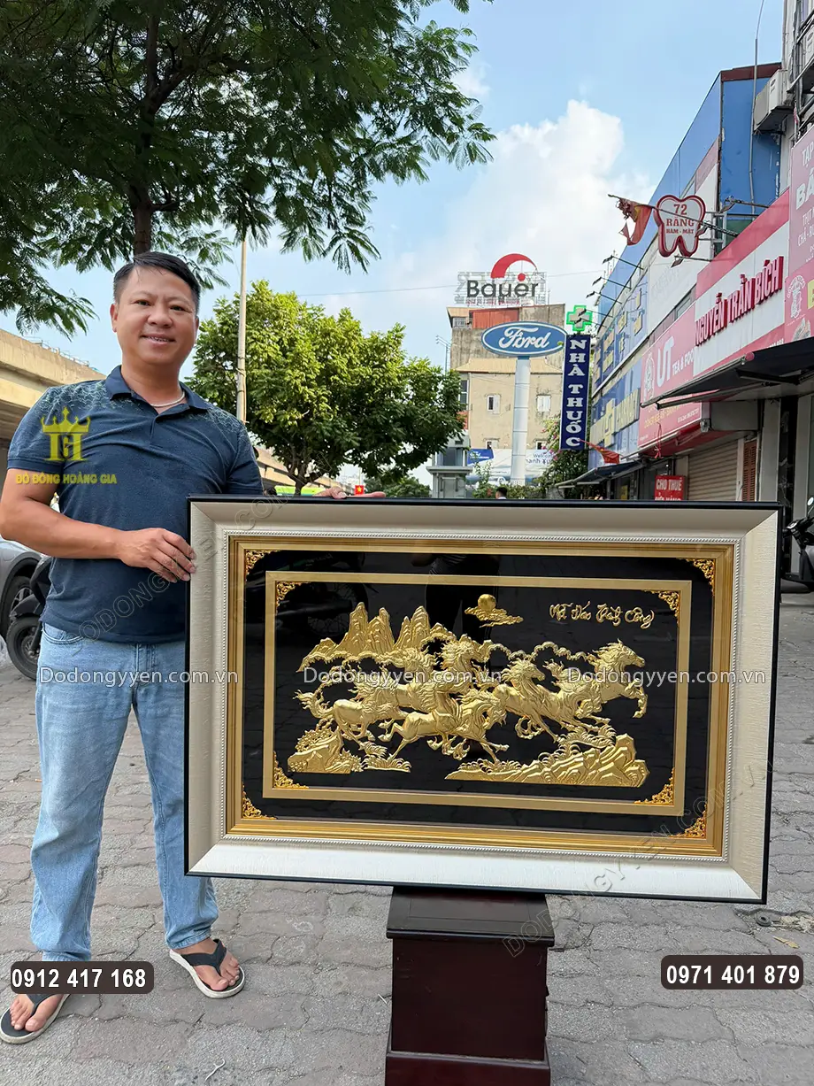 Tranh Đồng B&aacute;t M&atilde; Truy Phong Nền Đen Mạ V&agrave;ng 24K