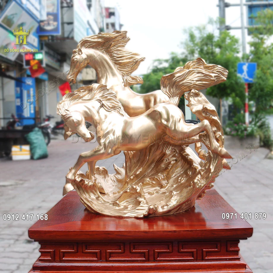 Tượng Song M&atilde; Uy&ecirc;n Ương - Biểu Tượng Của Sự Thịnh Vượng