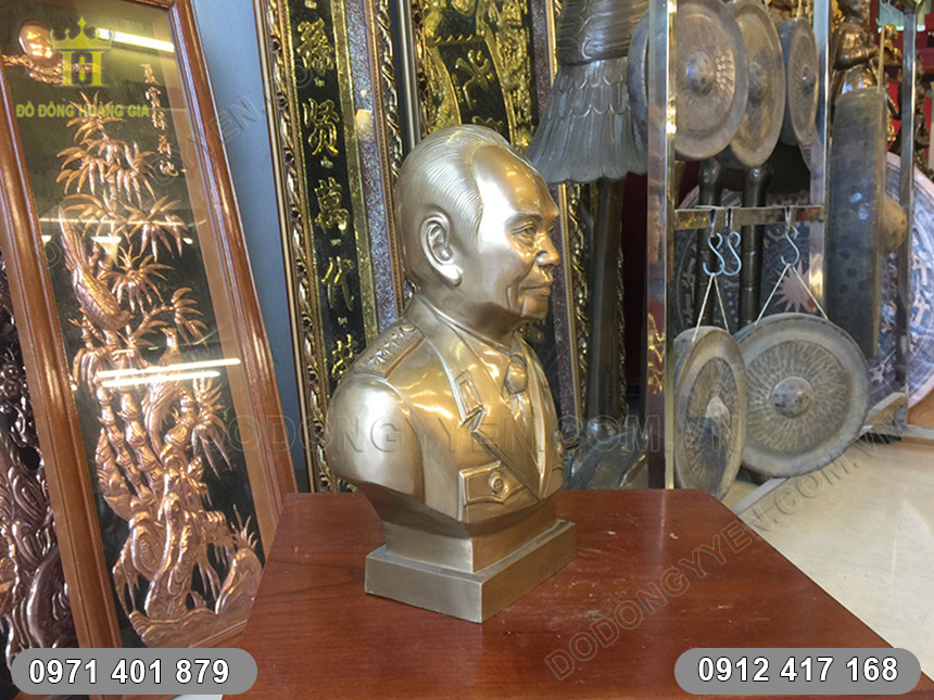 tượng đại tướng bằng đồng